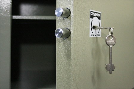 Офисный сейф Спутник Р-07н