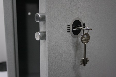 Офисный сейф Рипост СП-303