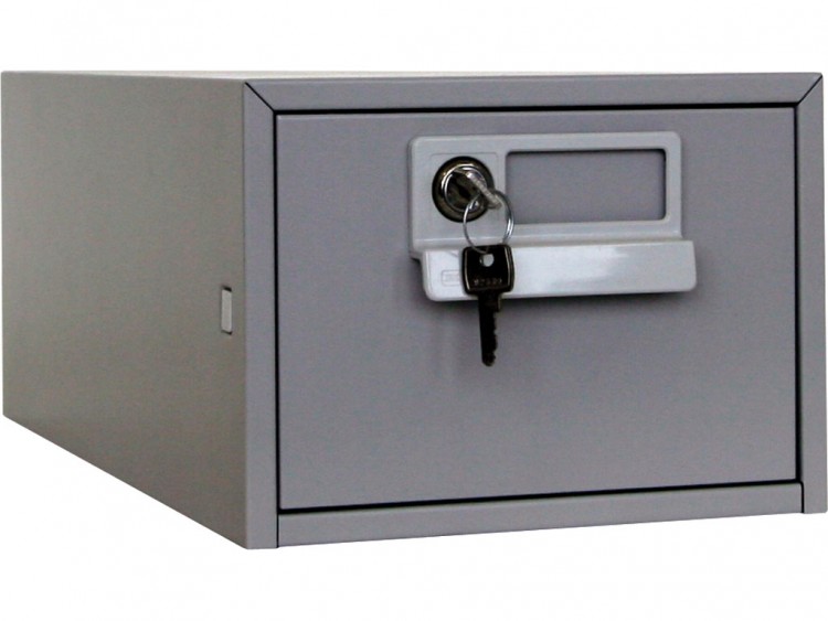 Металлический шкаф с замком Bisley FCB-13L (128L)